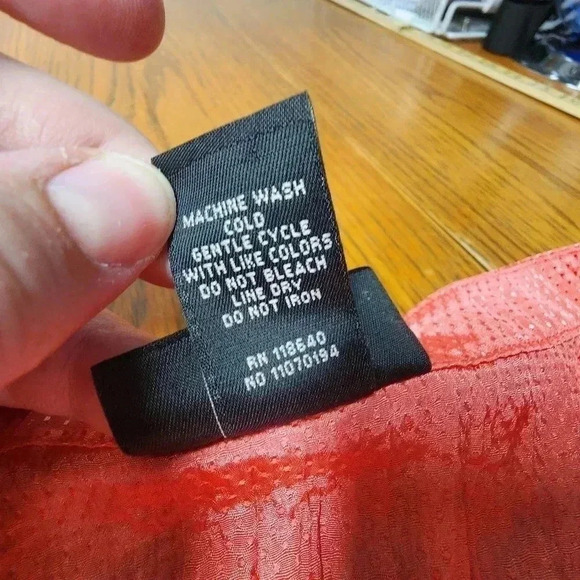 Lane Bryant Plus Size 26/28 Coral Peach Button Down Dress Shirt Pleated - Picture 7 of 7